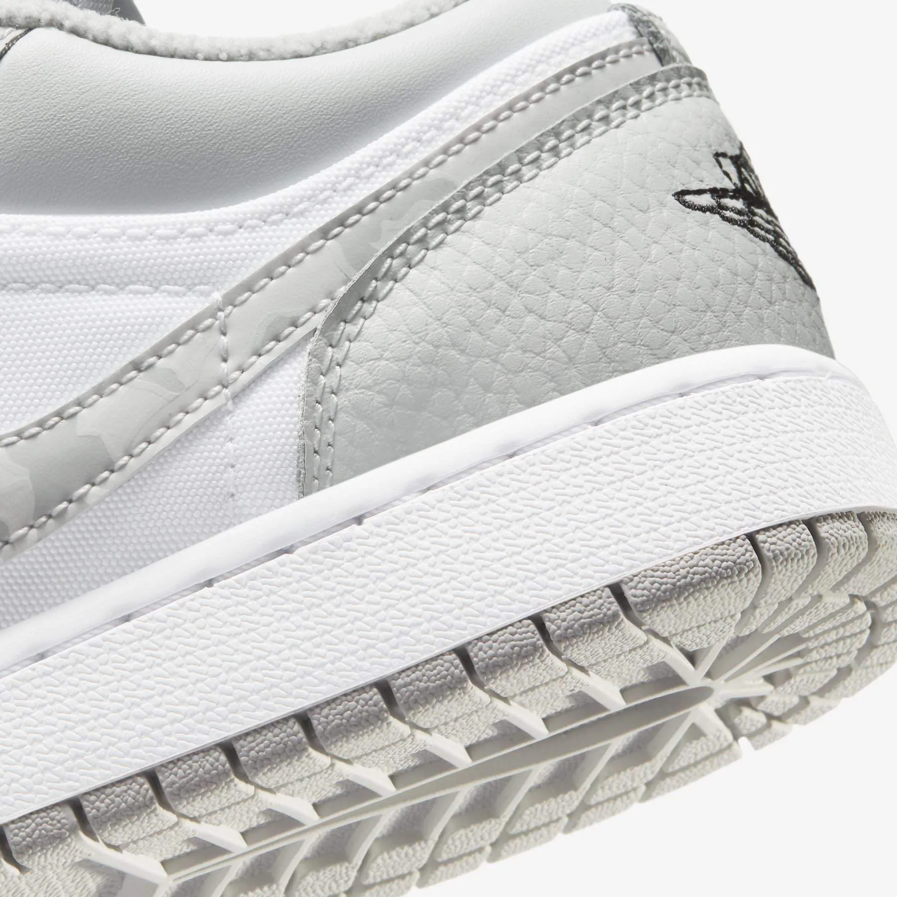 Air Jordan 1 Low SE GS 'White Camo'