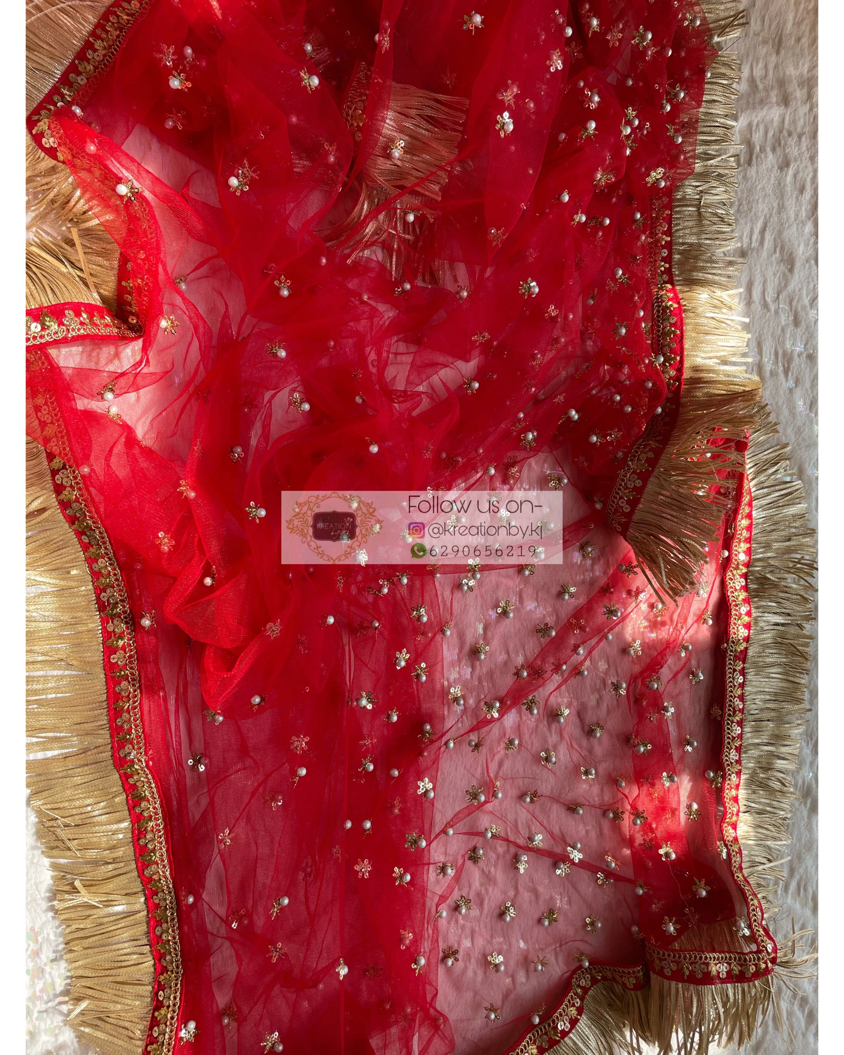 Banno Red Bridal Veil