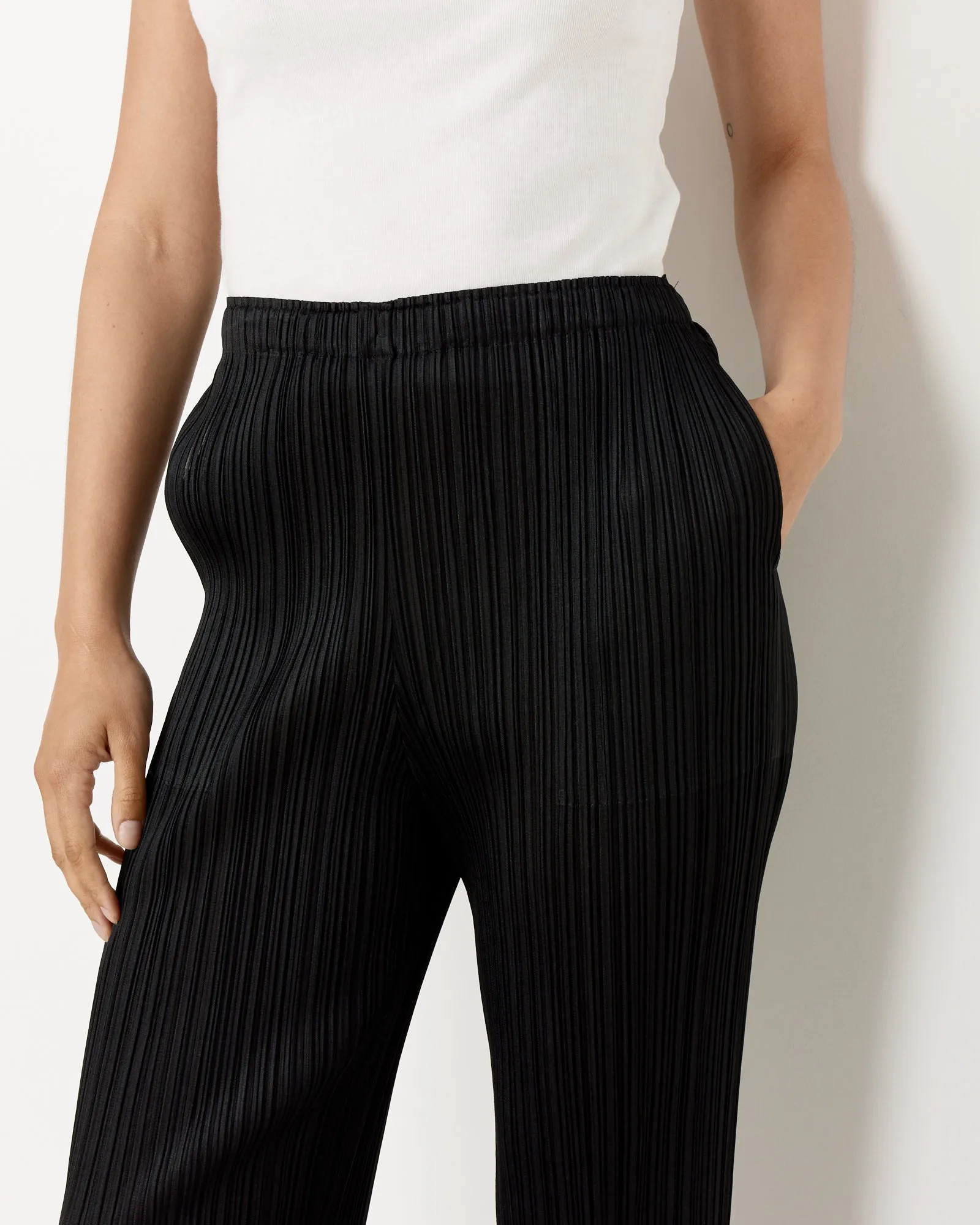 Basics Pant in Black