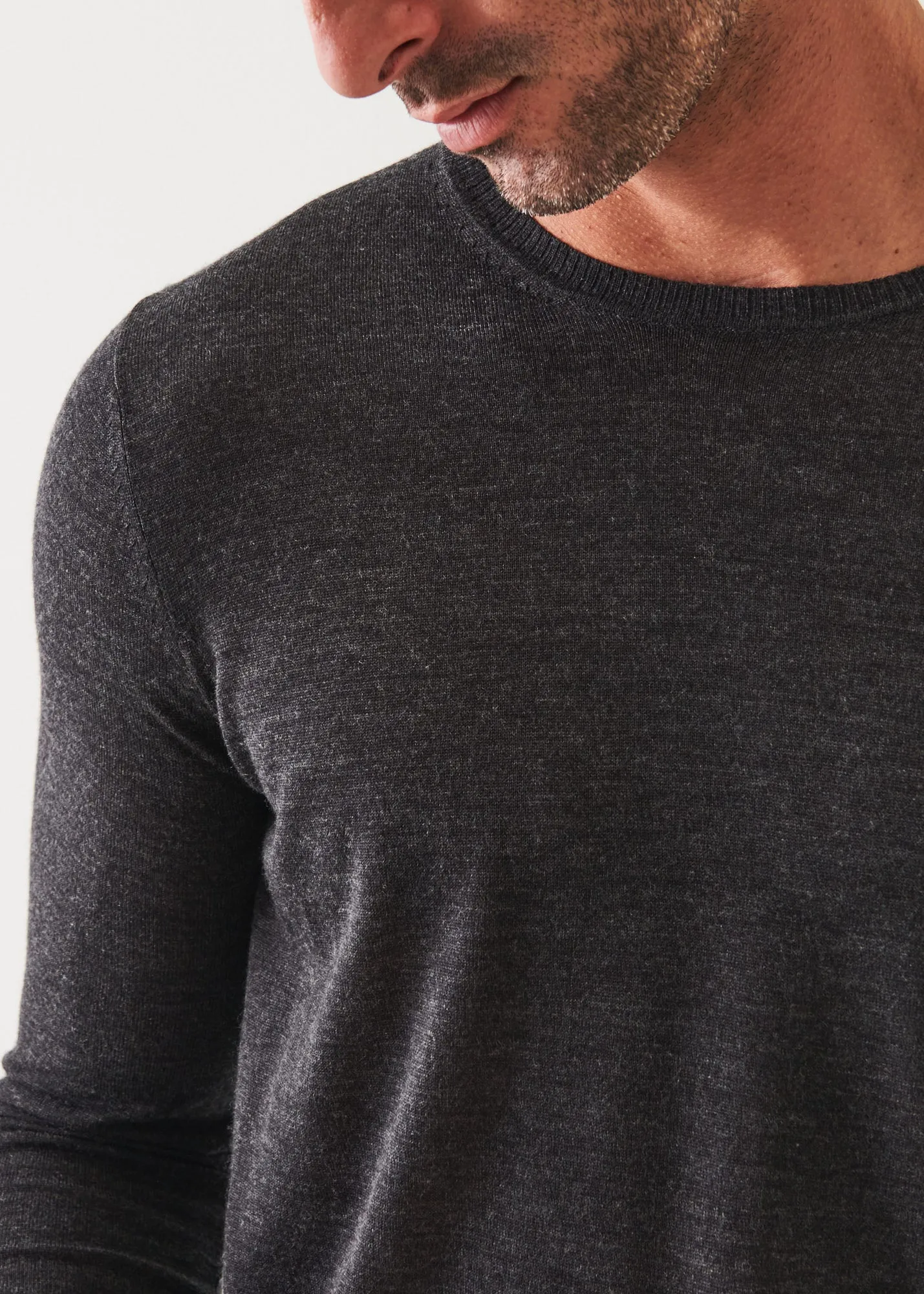 FINE GAUGE MERINO WOOL CREWNECK