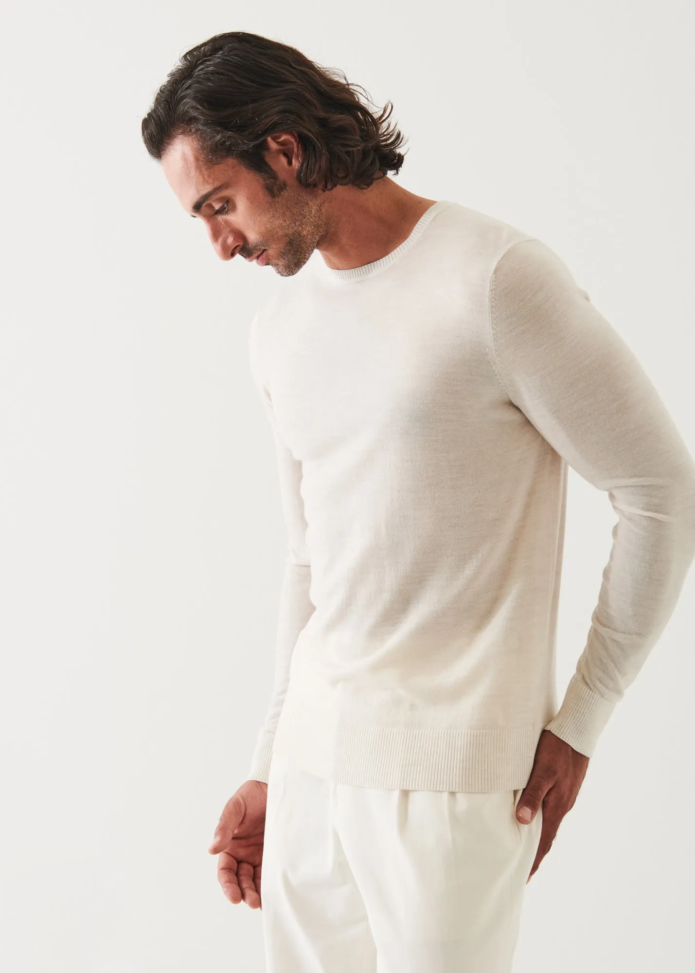 FINE GAUGE MERINO WOOL CREWNECK