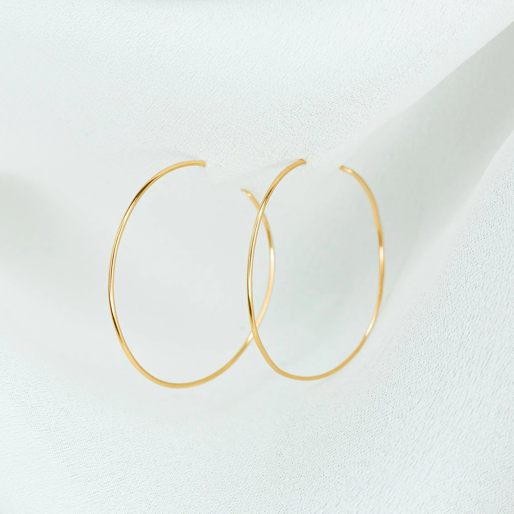 Weightless Small Hoops